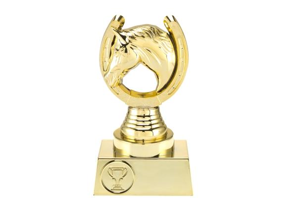 Pokal mit 3D Motiv Reiten Pferde Springreiten Serie Ronny 10,5 cm hoch 